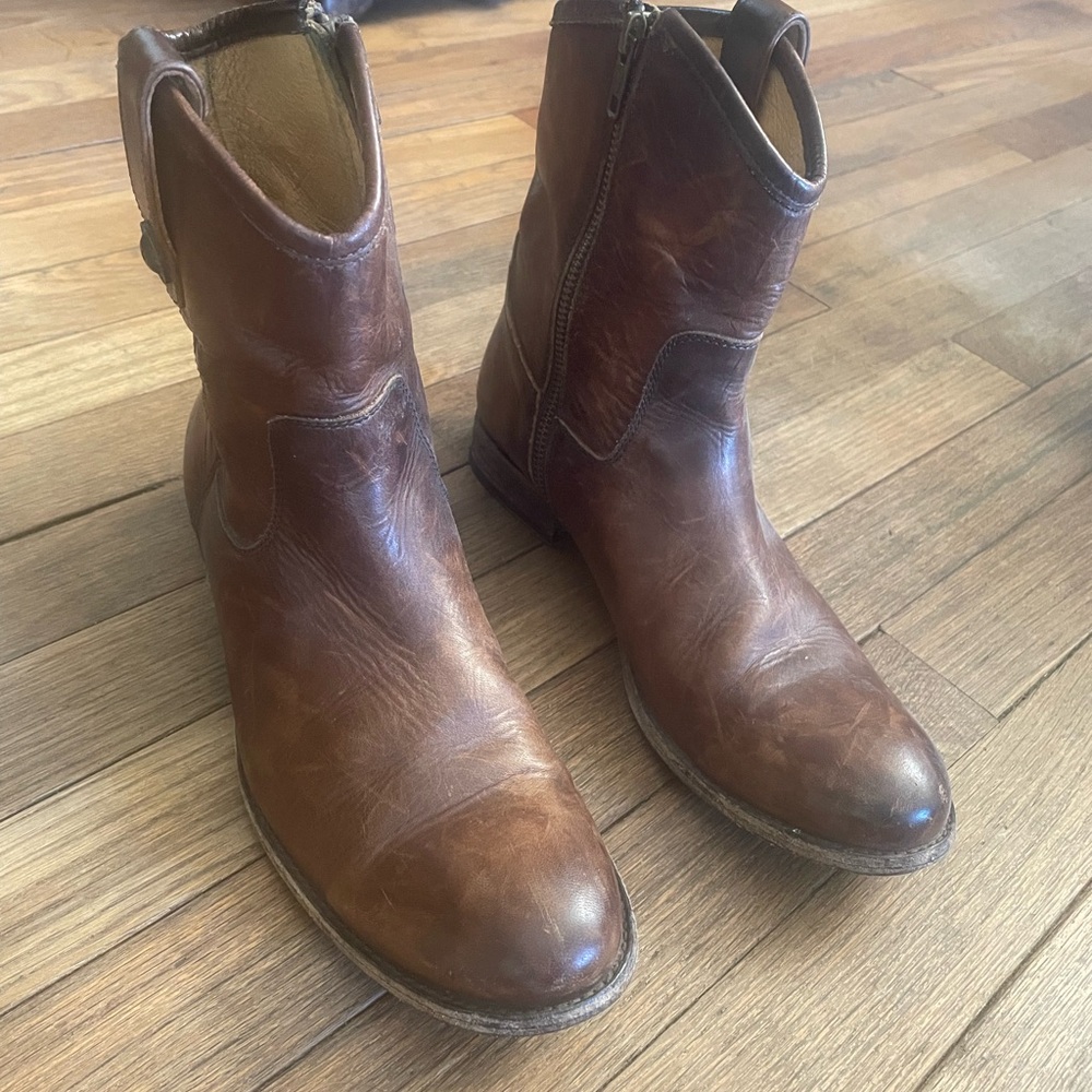 Frye short boots